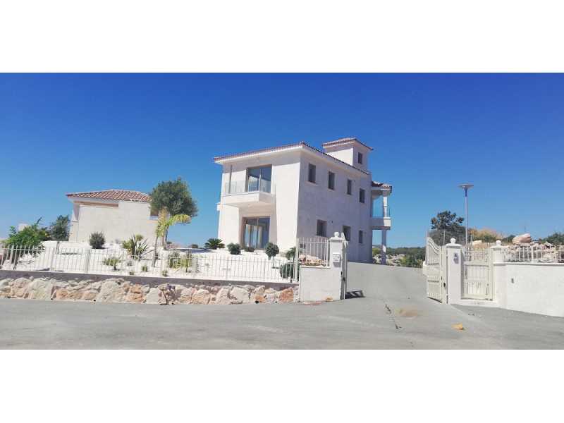 Spacious brand new villa in Saint George