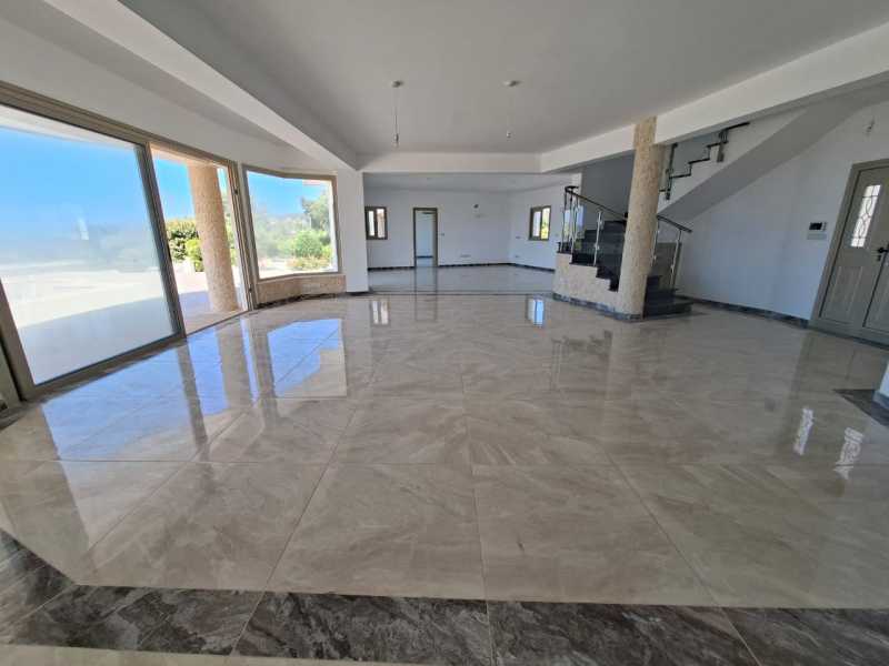 Spacious brand new villa in Saint George