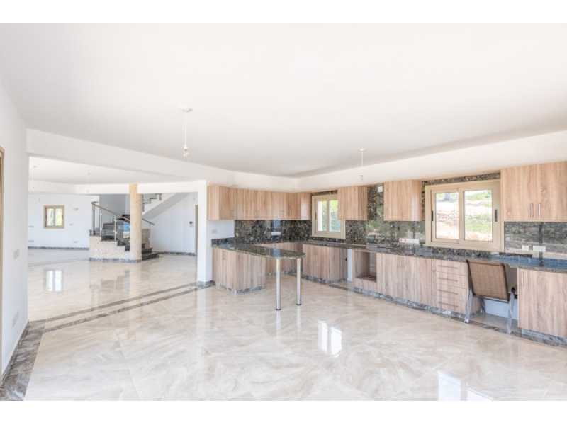 Spacious brand new villa in Saint George