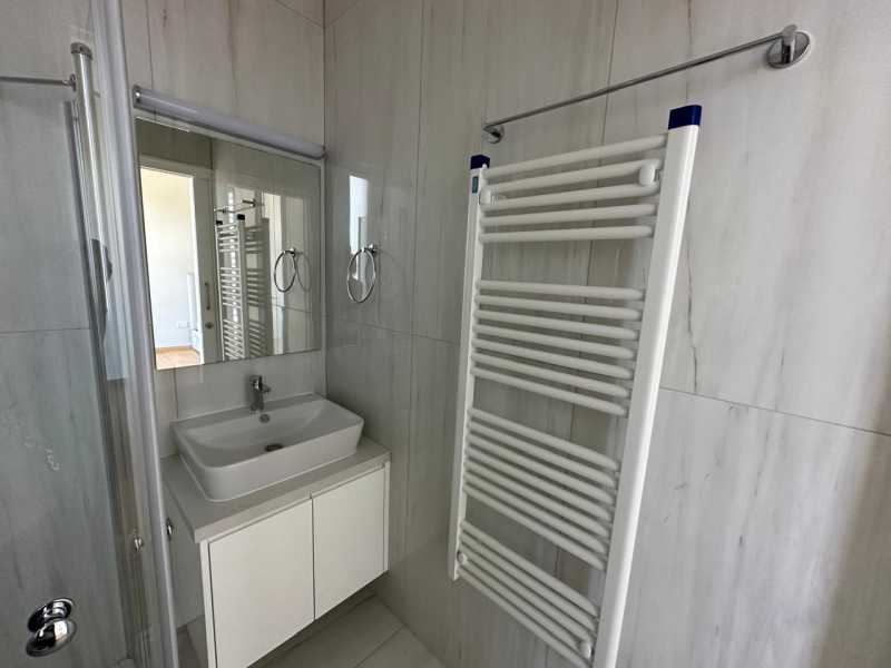 Brand new modern top floor apartment in Universal