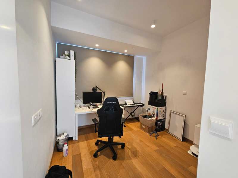 Brand new modern top floor apartment in Universal