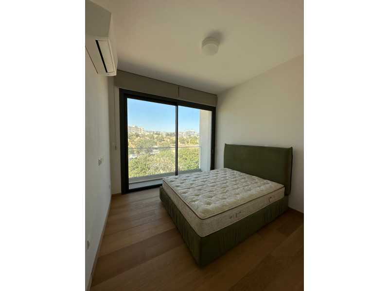 Brand new modern top floor apartment in Universal