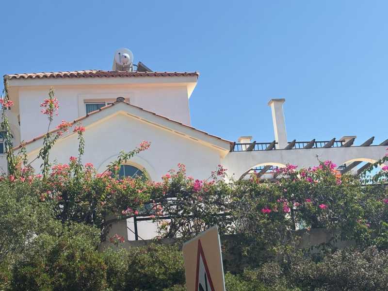 Unfurnished house for rent in Peyia