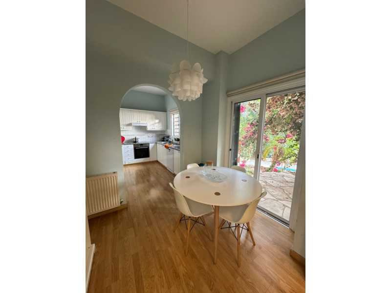 Detached villa in Kamares