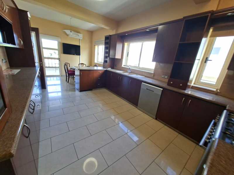 Spacious apartment for long term rent in Yeroskipou