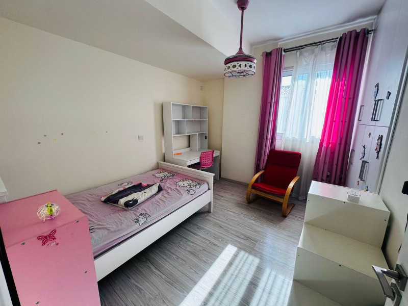 House for long term rent in Universal