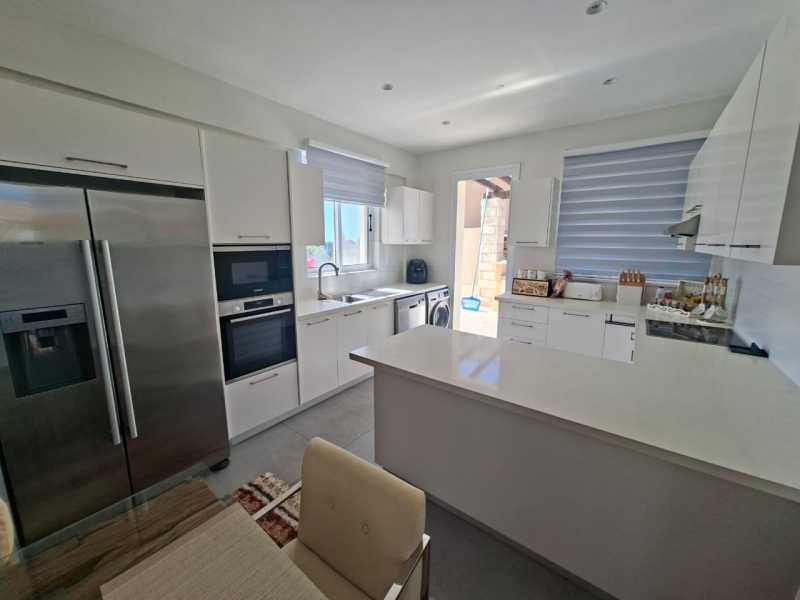 Lovely detached villa for long term rent