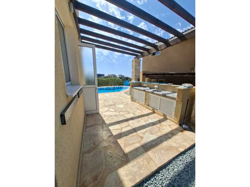 Lovely detached villa for long term rent