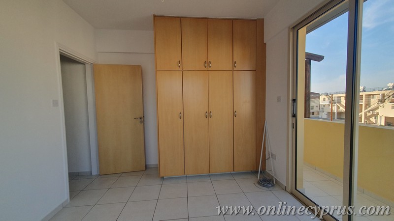 Unfurnished 2 bed apartment