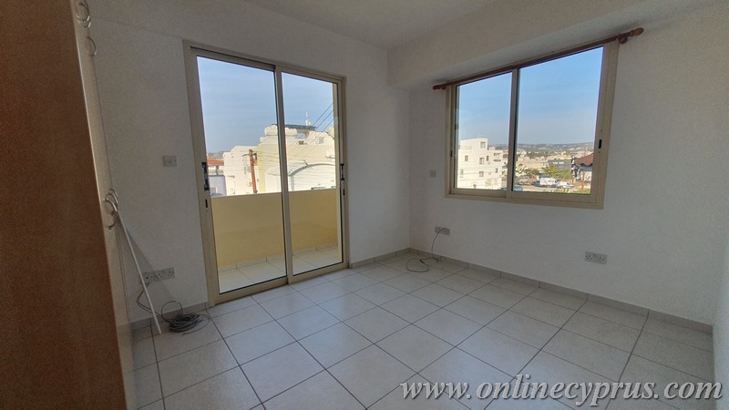 Unfurnished 2 bed apartment