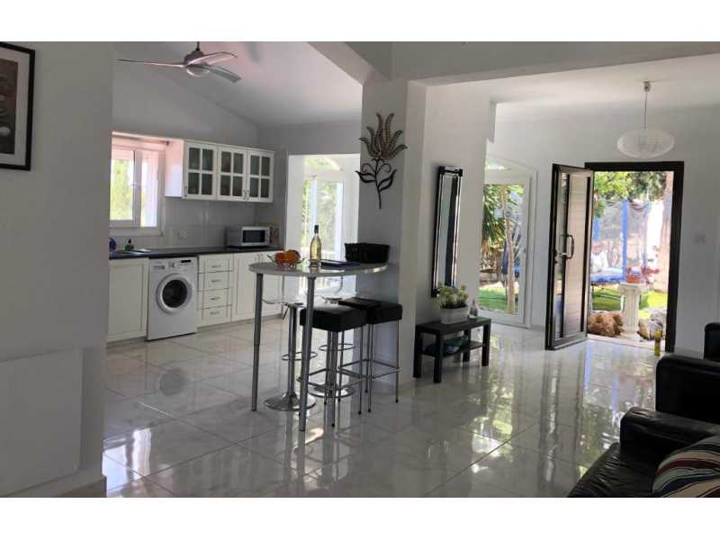 Unique villa in Coral bay for long term rent