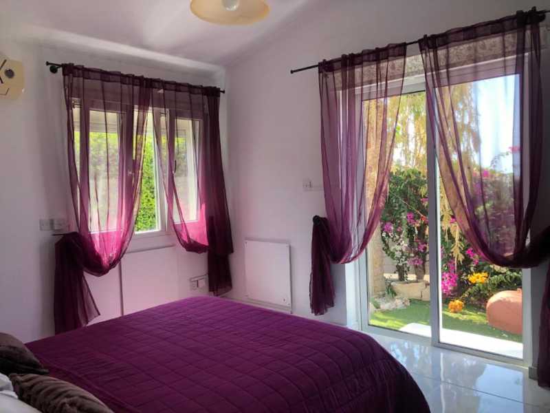 Unique villa in Coral bay for long term rent