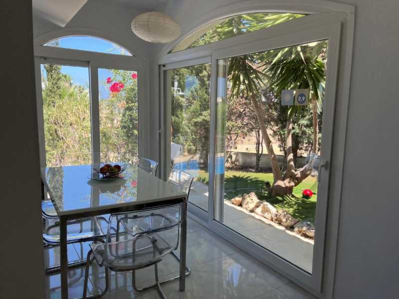 Unique villa in Coral bay for long term rent