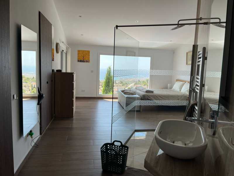 Luxury villa for long term rent In Kamares