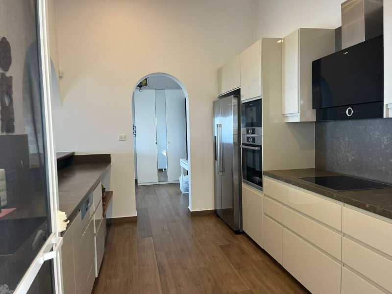 Luxury villa for long term rent In Kamares