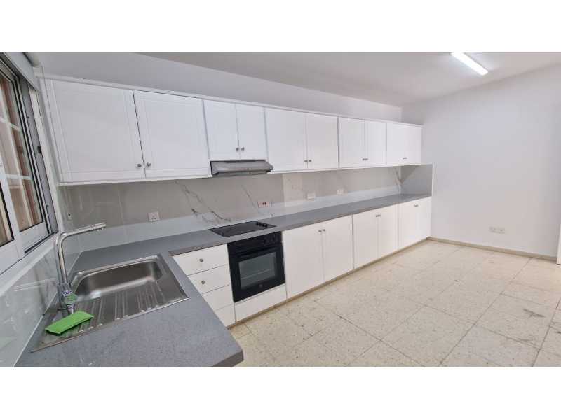 Unfurnished 2 bed apartment in Petridia