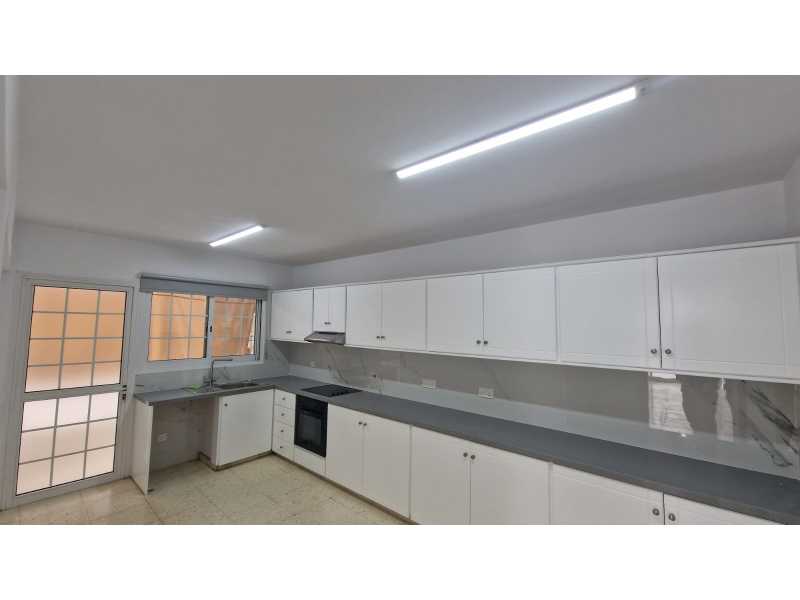 Unfurnished 2 bed apartment in Petridia