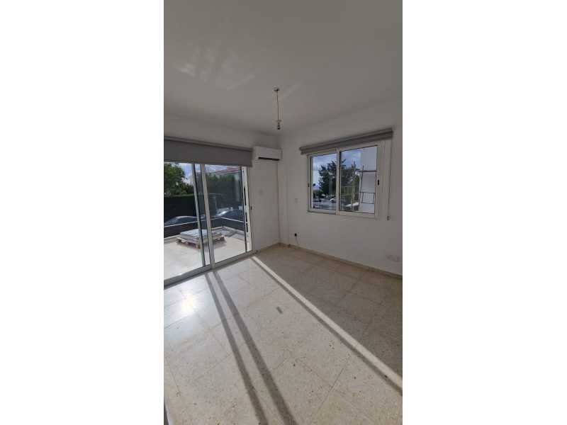 Unfurnished 2 bed apartment in Petridia