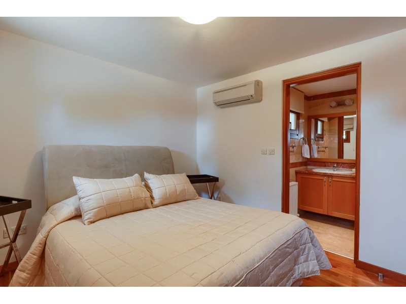 5 bedroom villa for long term rent