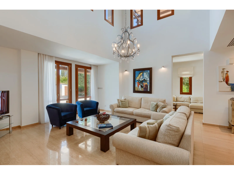 5 bedroom villa for long term rent