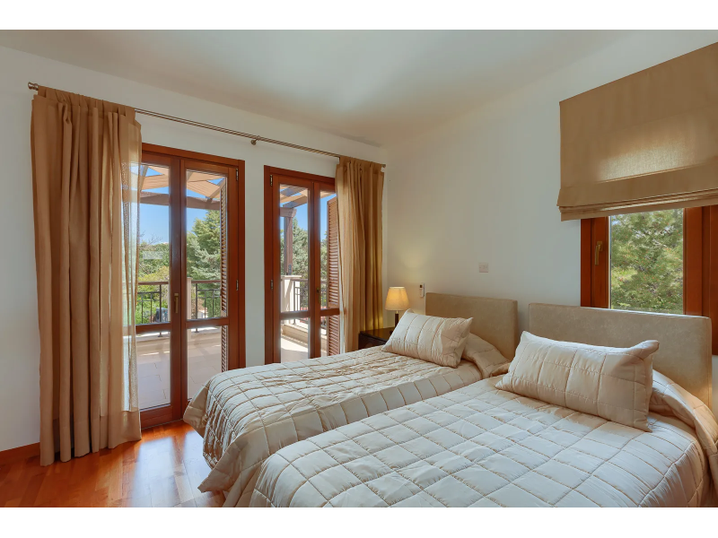 5 bedroom villa for long term rent