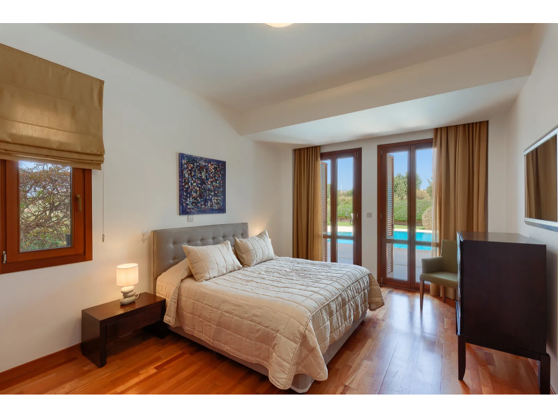 5 bedroom villa for long term rent