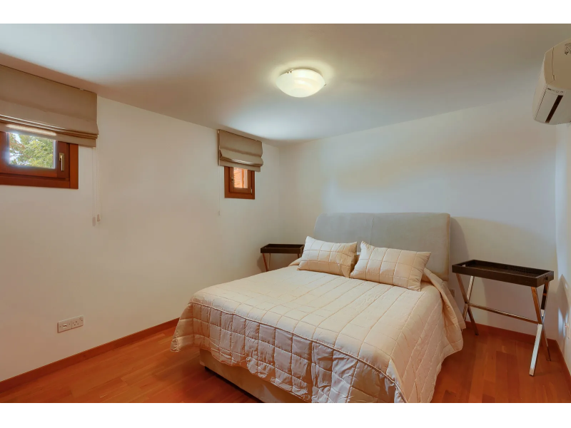 5 bedroom villa for long term rent