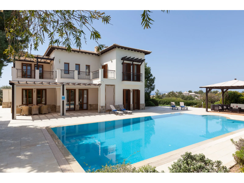 5 bedroom villa for long term rent