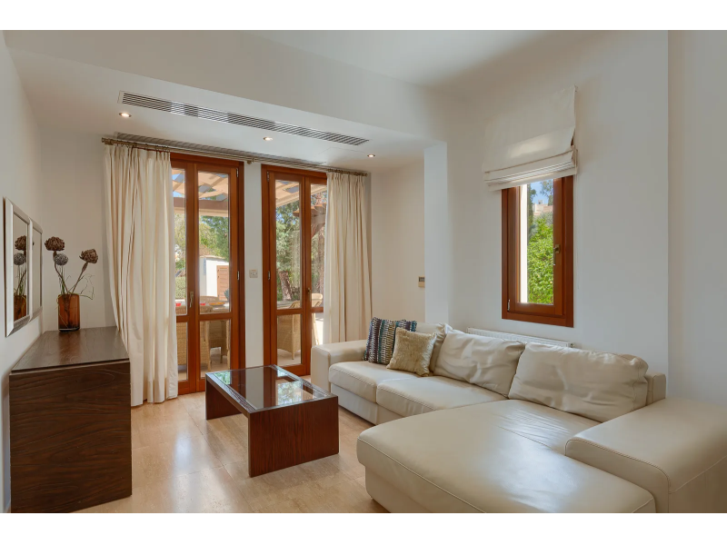 5 bedroom villa for long term rent