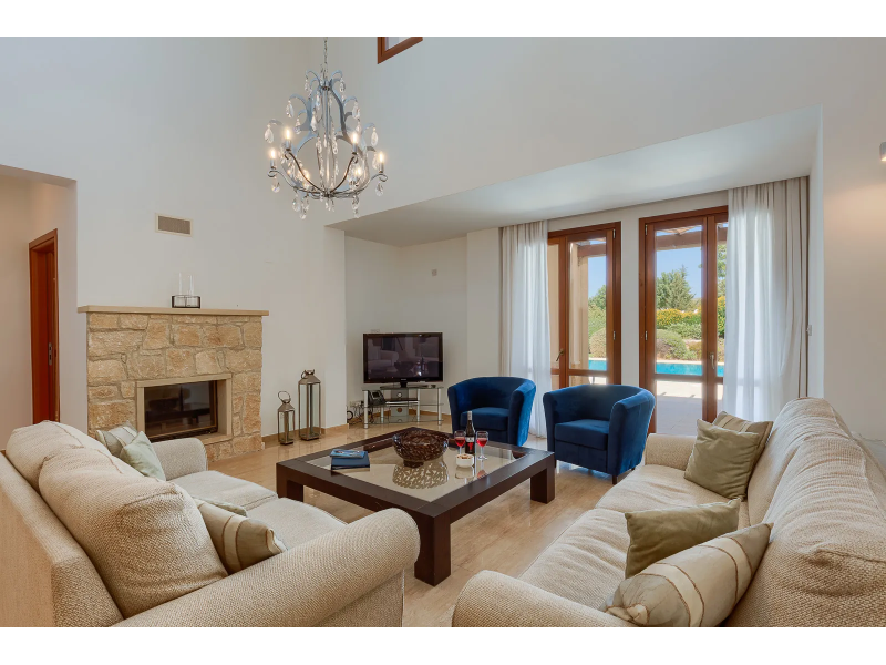 5 bedroom villa for long term rent