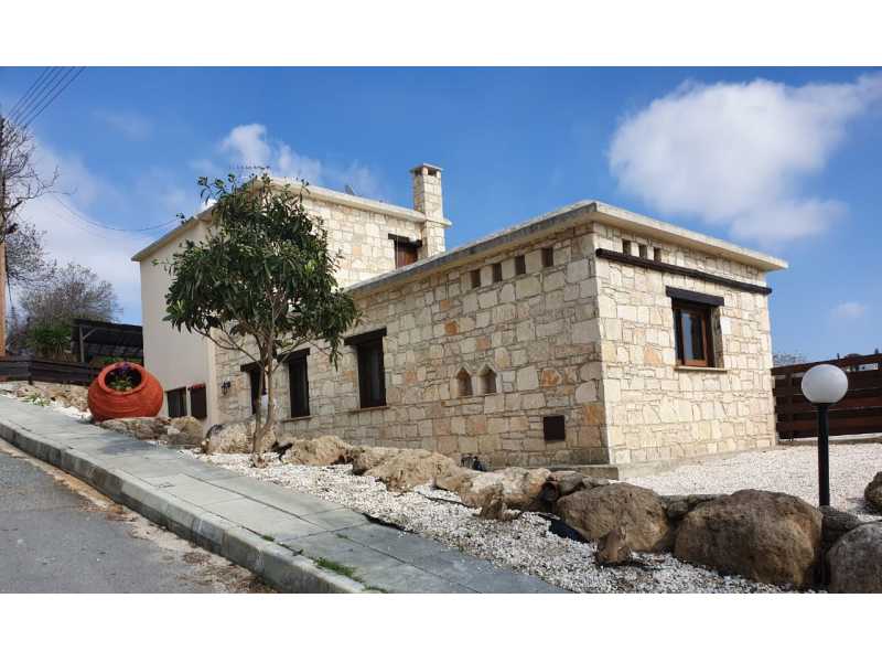 Lovely traditional house for sale