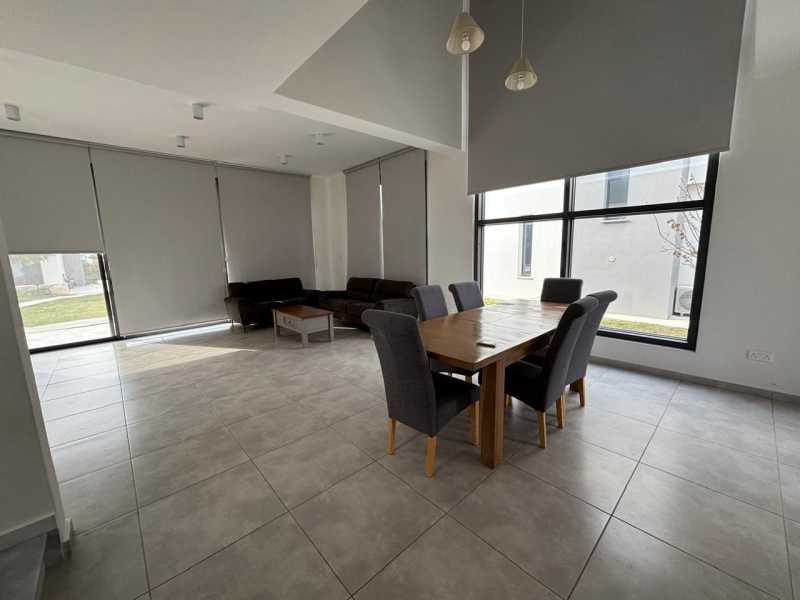 Modern 3 bedroom in Chloraka