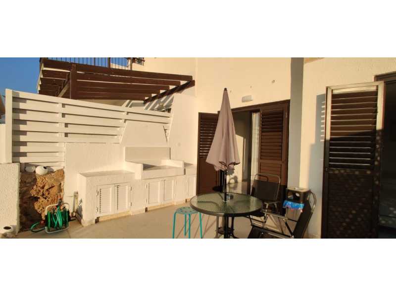 Townhouse with stunning view in Chloraka