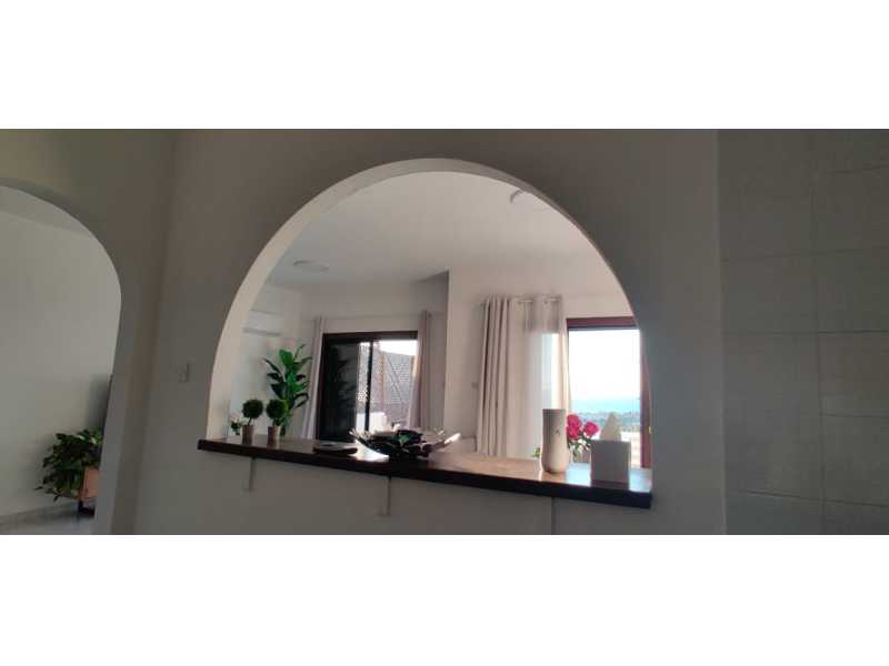 Townhouse with stunning view in Chloraka