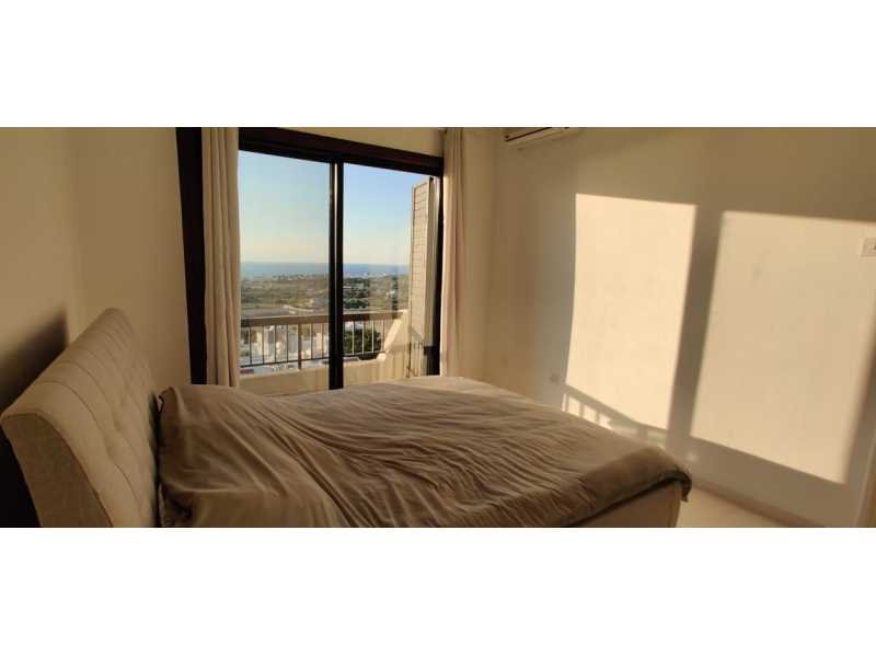 Townhouse with stunning view in Chloraka