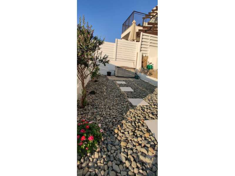 Townhouse with stunning view in Chloraka