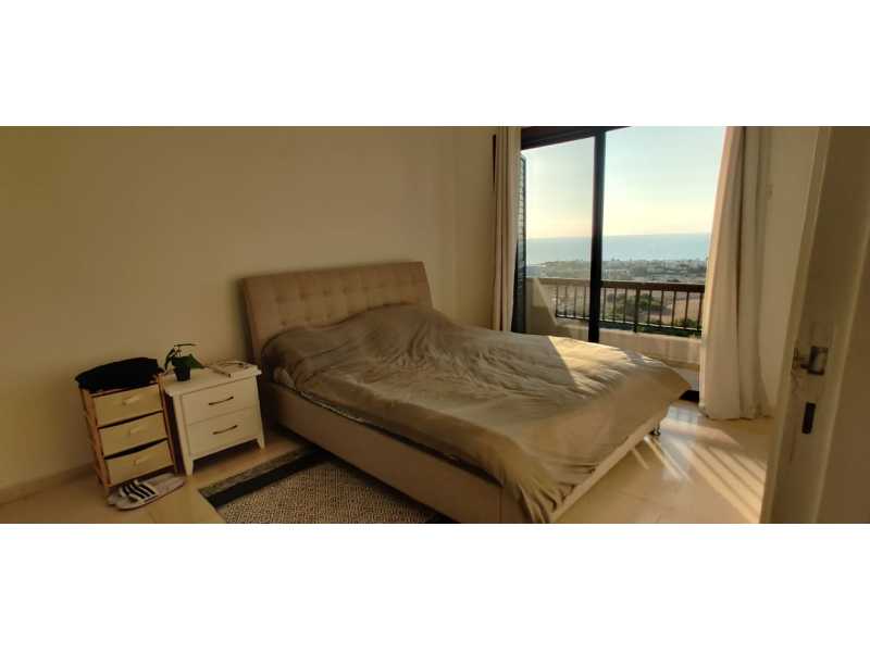 Townhouse with stunning view in Chloraka