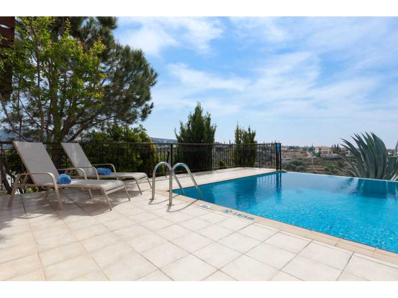 Lovely villa for long term rent in Aphrodite Hills