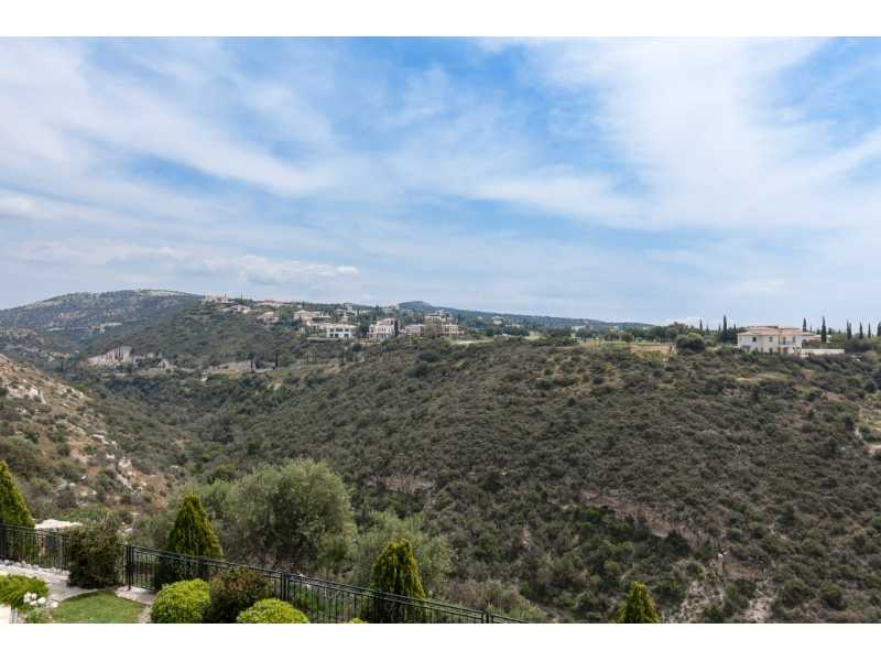 Lovely villa for long term rent in Aphrodite Hills