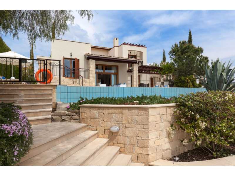 Lovely villa for long term rent in Aphrodite Hills