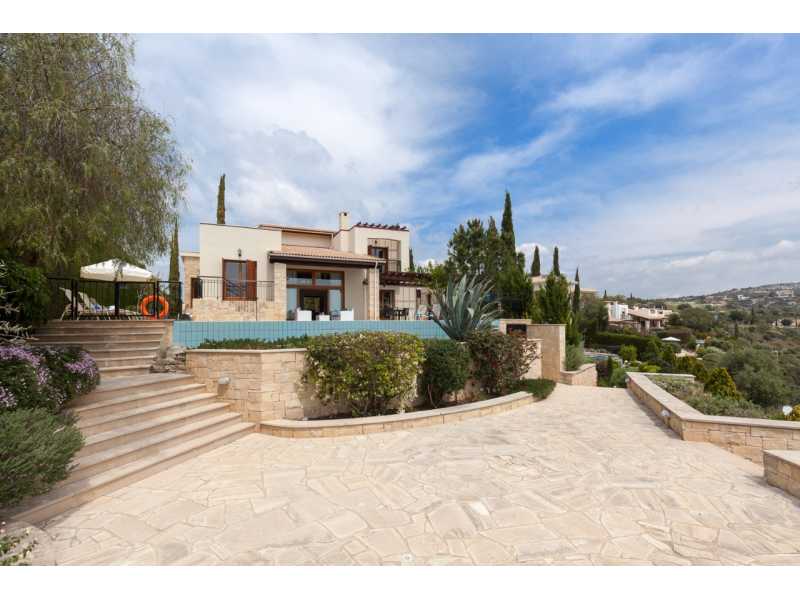 Lovely villa for long term rent in Aphrodite Hills