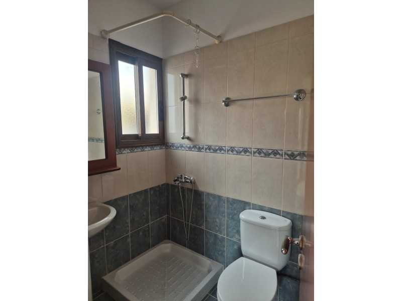 Semi detached house for long term rent