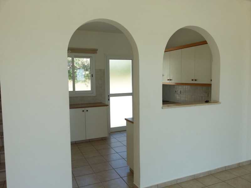 Lovely villa for long term rent in Kissonerga