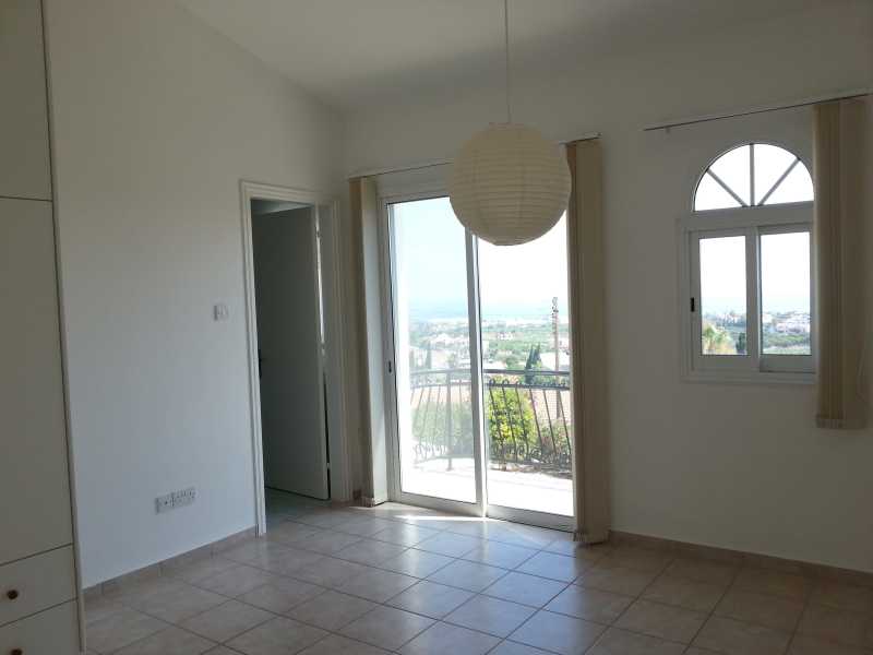 Lovely villa for long term rent in Kissonerga