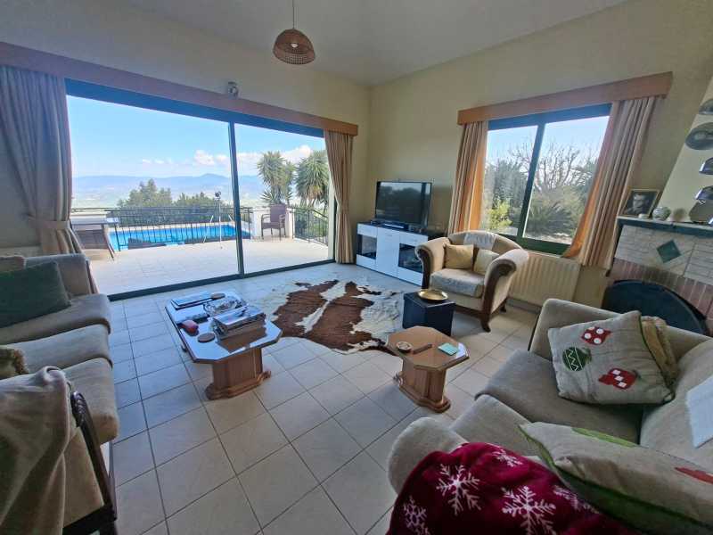 Furnished villa in Droushia