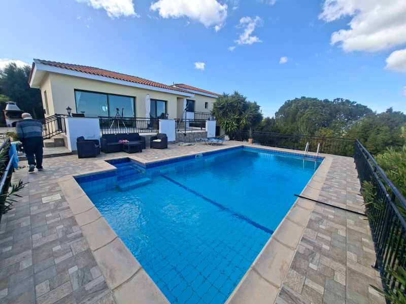 Furnished villa in Droushia