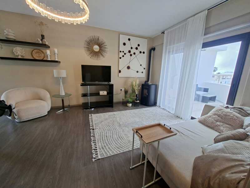 Lovely 2 bedroom apartment for long term rent