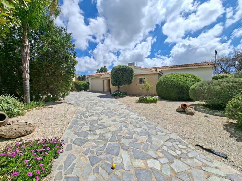 Lovely bungalow for long term rent in Mesoyi