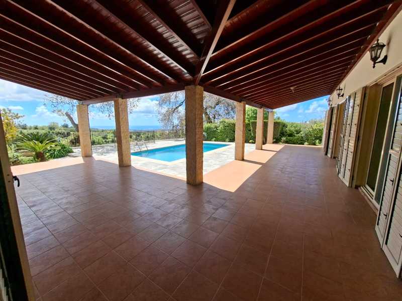 Lovely bungalow for long term rent in Mesoyi