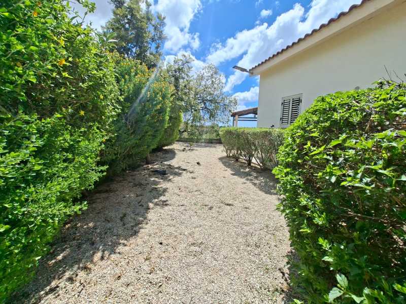 Lovely bungalow for long term rent in Mesoyi